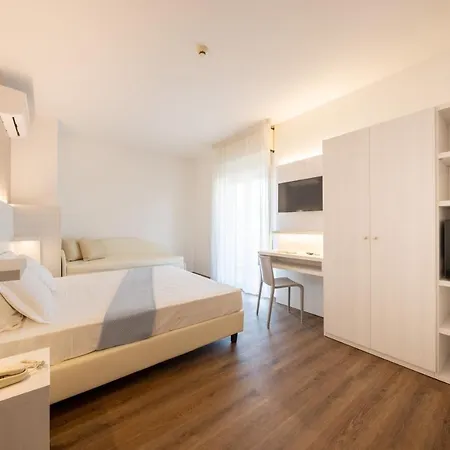 Corfù Hotel 3*