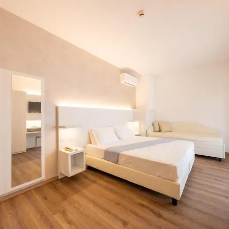 Hotel Corfù 3*