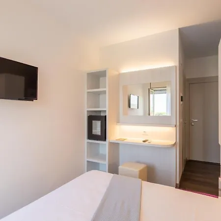 Corfù Hotel 3*