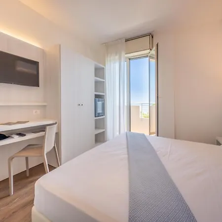Corfù Hotel 3*