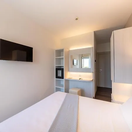 Corfù Hotel 3*